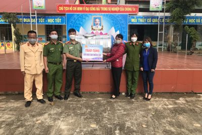 LỄ TRAO TẶNG BỒN NƯỚC INNOX CHO HỌC SINH